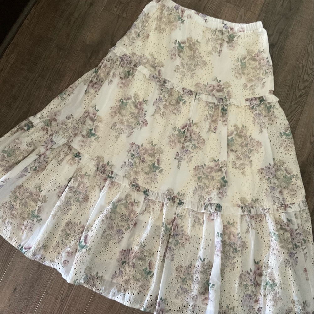 Beautiful Solitaire tiered maxi skirt, feminine eyelet fabric, XL, new